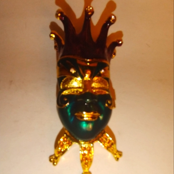 Jester Enamel Pill box. - Picture 4 of 7